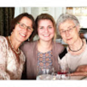 Meet your Posher, Caitlin